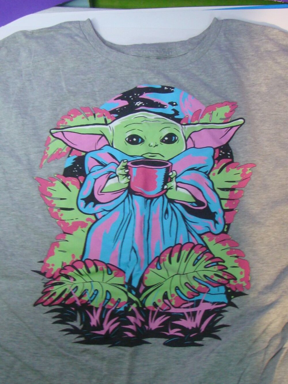 Star Wars x Neff Men's Gray Grogu Baby Yoda Coffee Tropical Graphic Shirt Sz XL